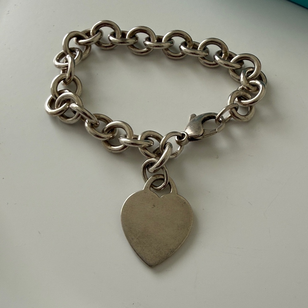 Tiffany & Co. Sterling Silver 925 Bracelet with Heart Charm - Vintage - Picture 4 of 11